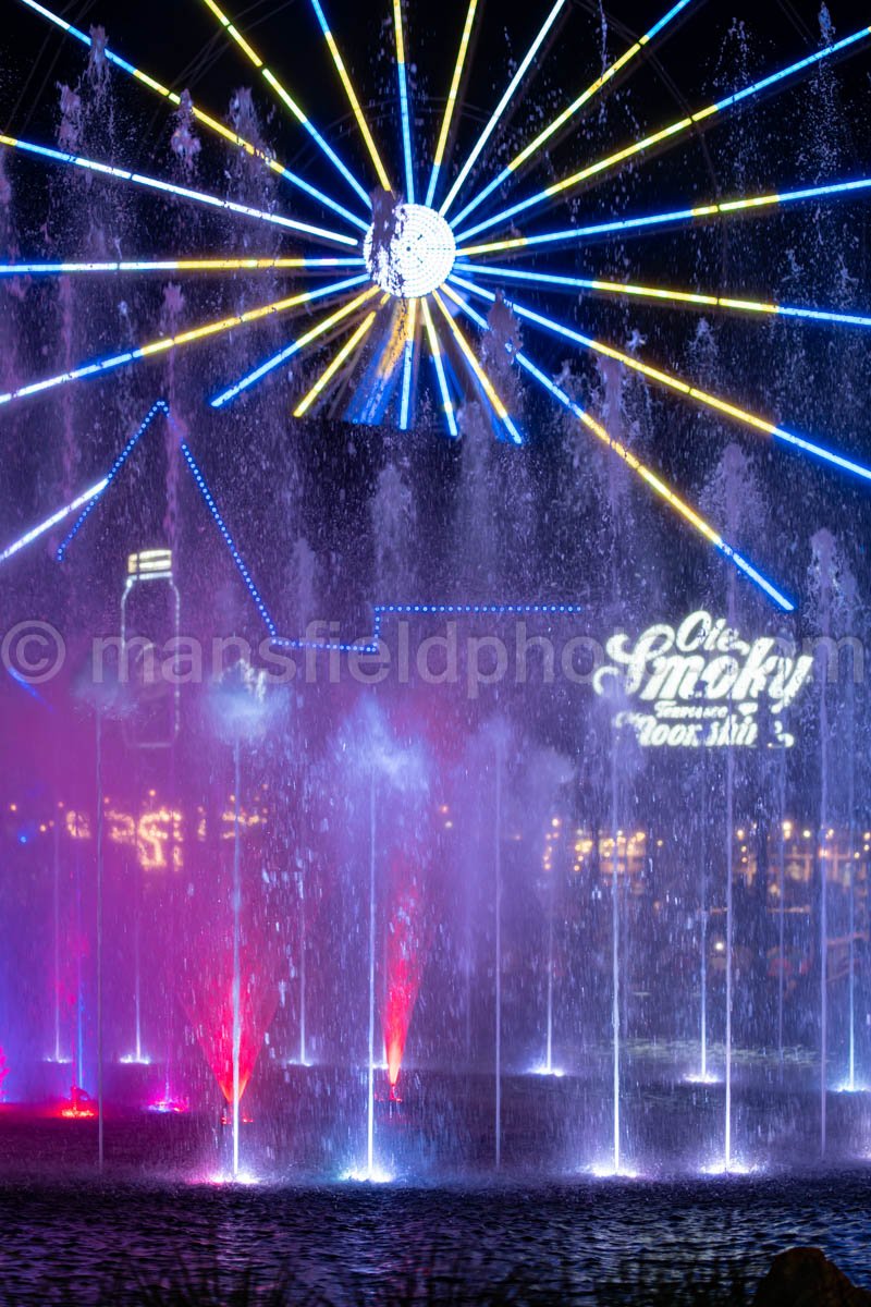 Pigeon Forge Fountain And Ferris Wheel A4-01834