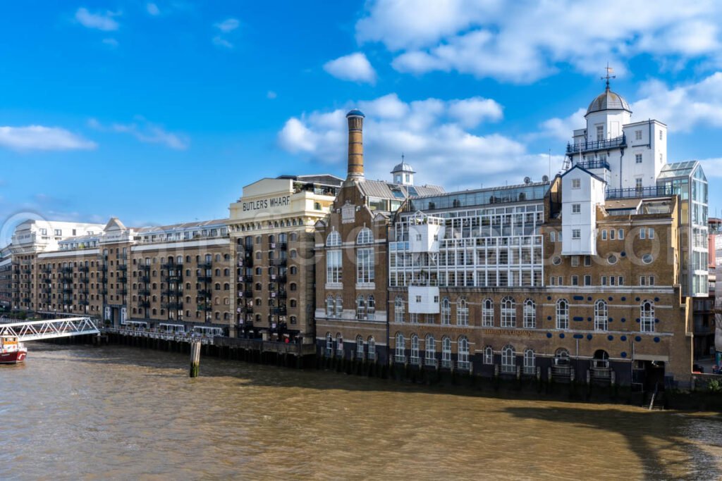 On The River Thames A4-15904 - Mansfield Photography