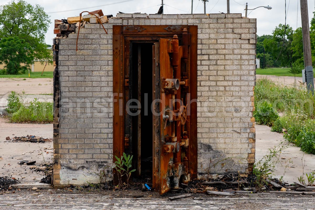 Marlin, Texas – Old Bank Safe A4-20873