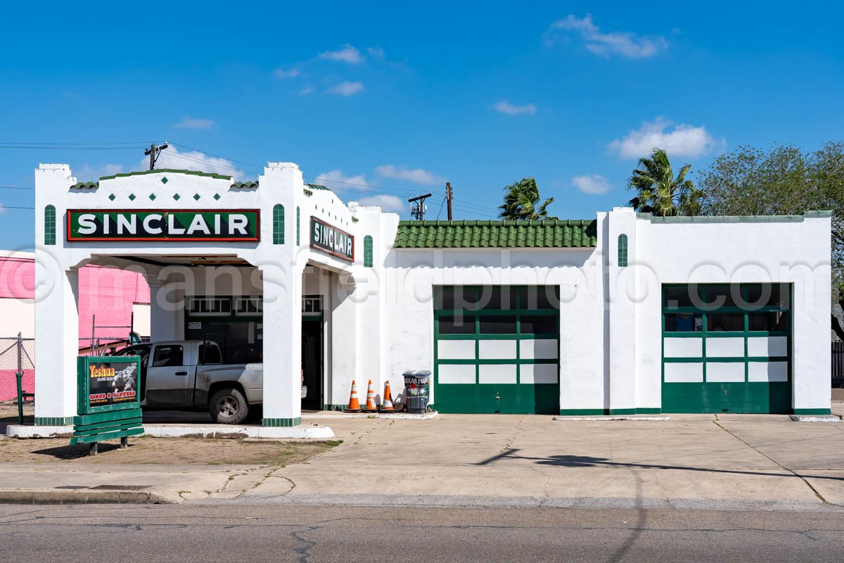 Sinclair in Harlingen, Texas A4-29971