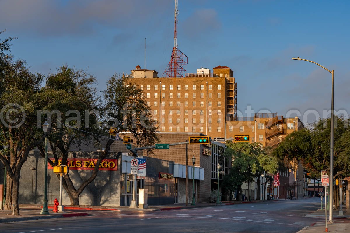 Laredo, Texas A4-30102