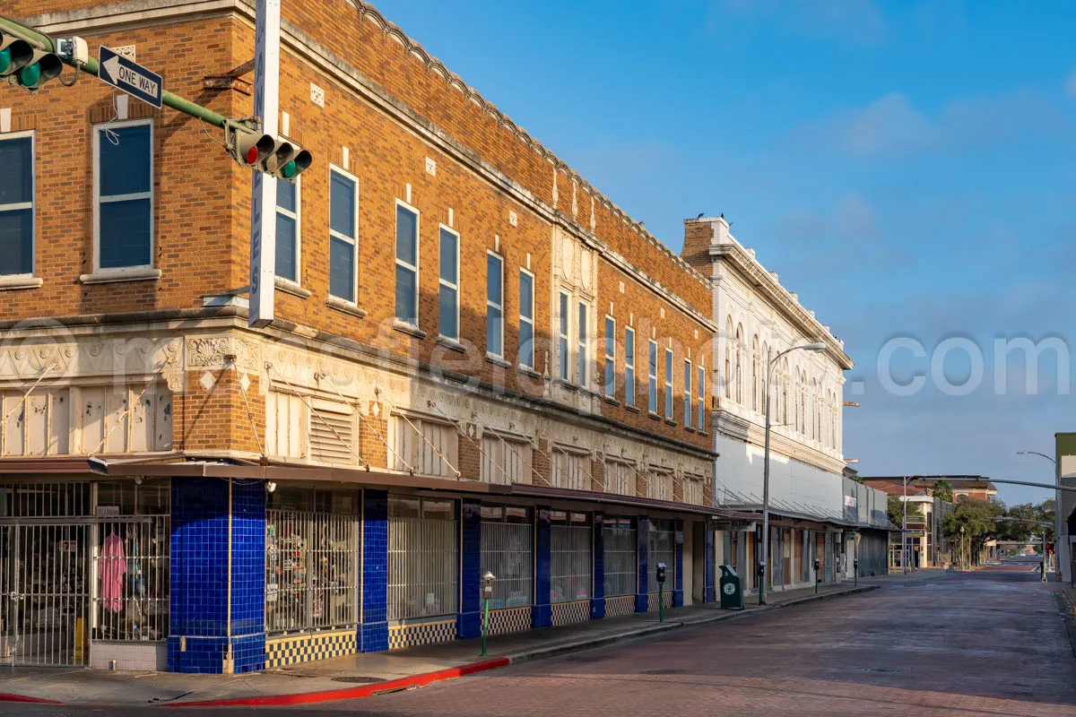 Laredo, Texas A4-30110