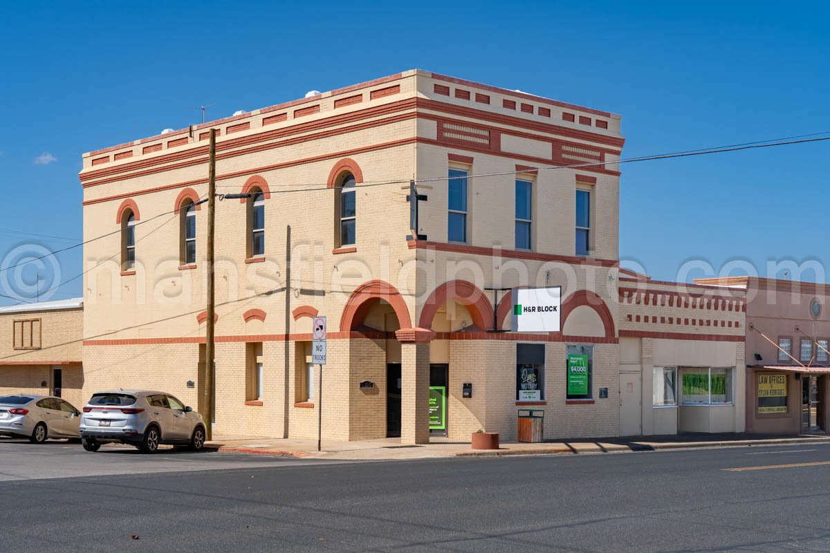 Old Bank in Pearsall, Texas A4-31246