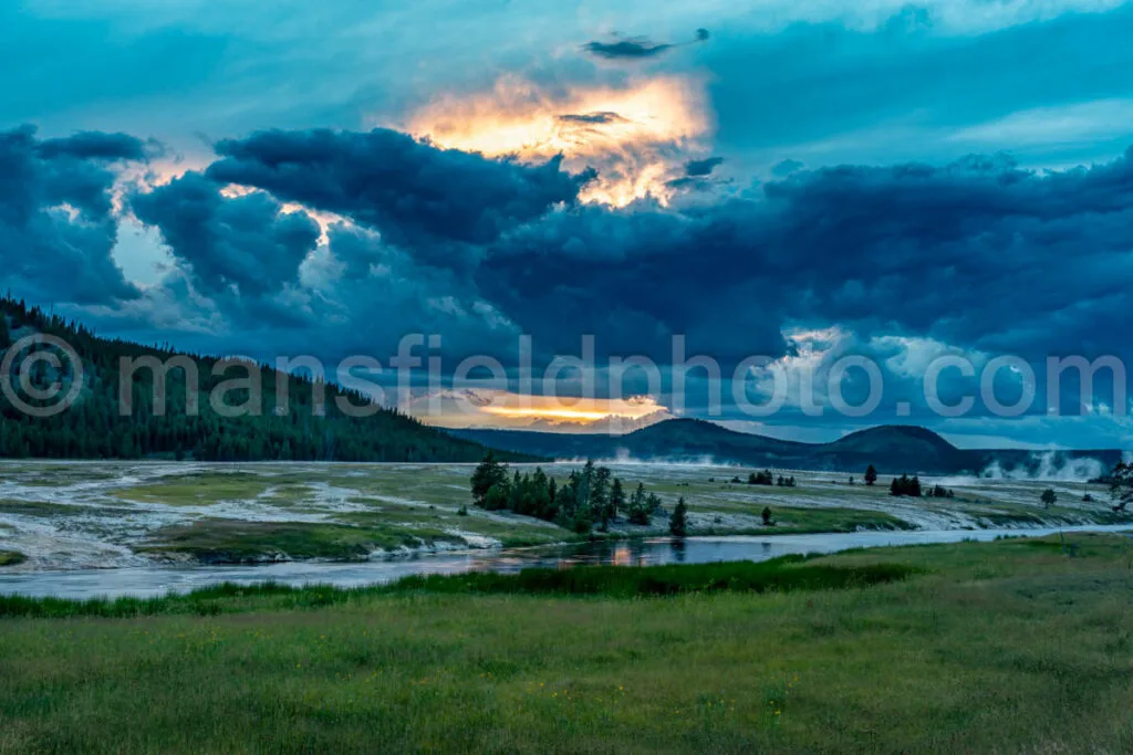 Sunset In Yellowstone National Park A4-17957 - Mansfield Photography