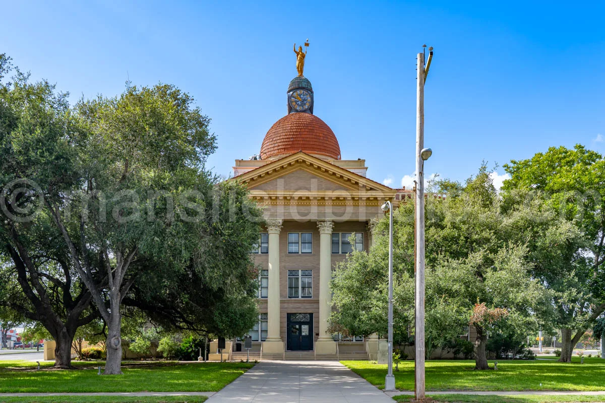Bee County Courthouse In Beeville, Texas A4-36439