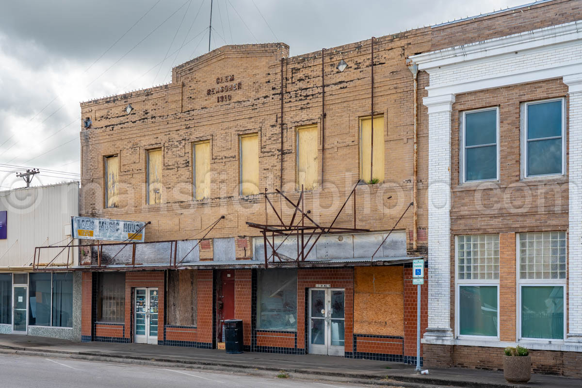 Clem Reasoner Building In Kenedy, Texas A4-36463