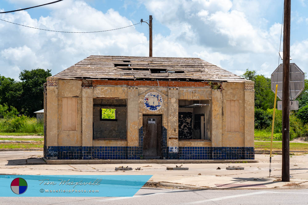 Old Gas Station In Runge, Texas