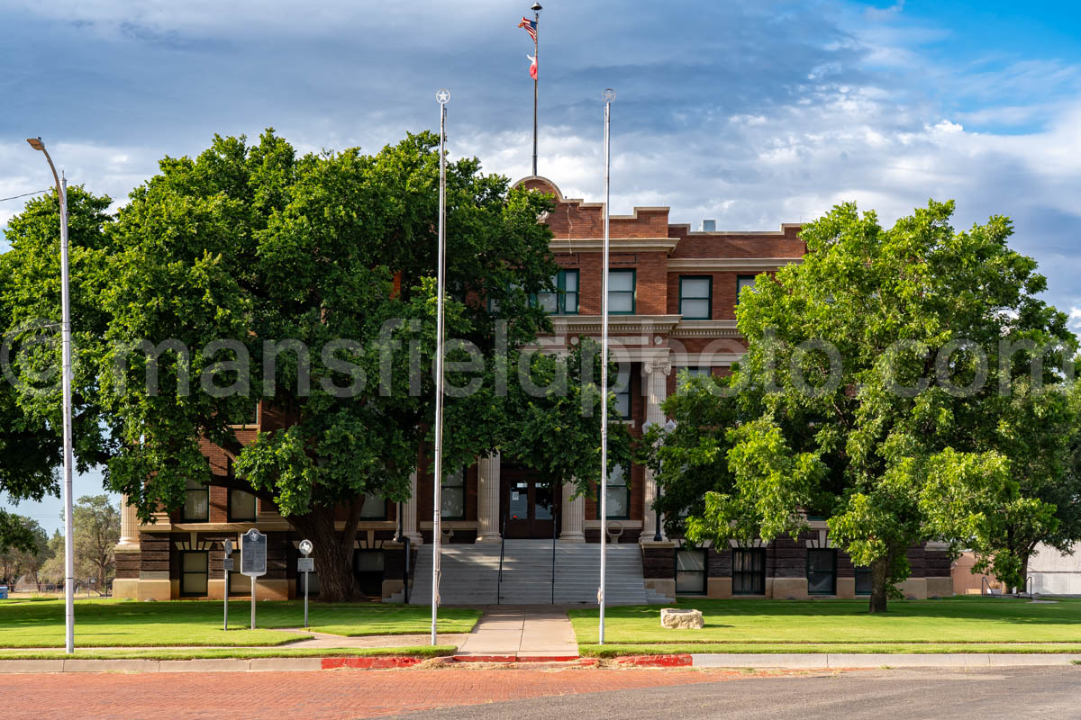 Lynn County Courthouse In Tahoka, Texas A4-37641