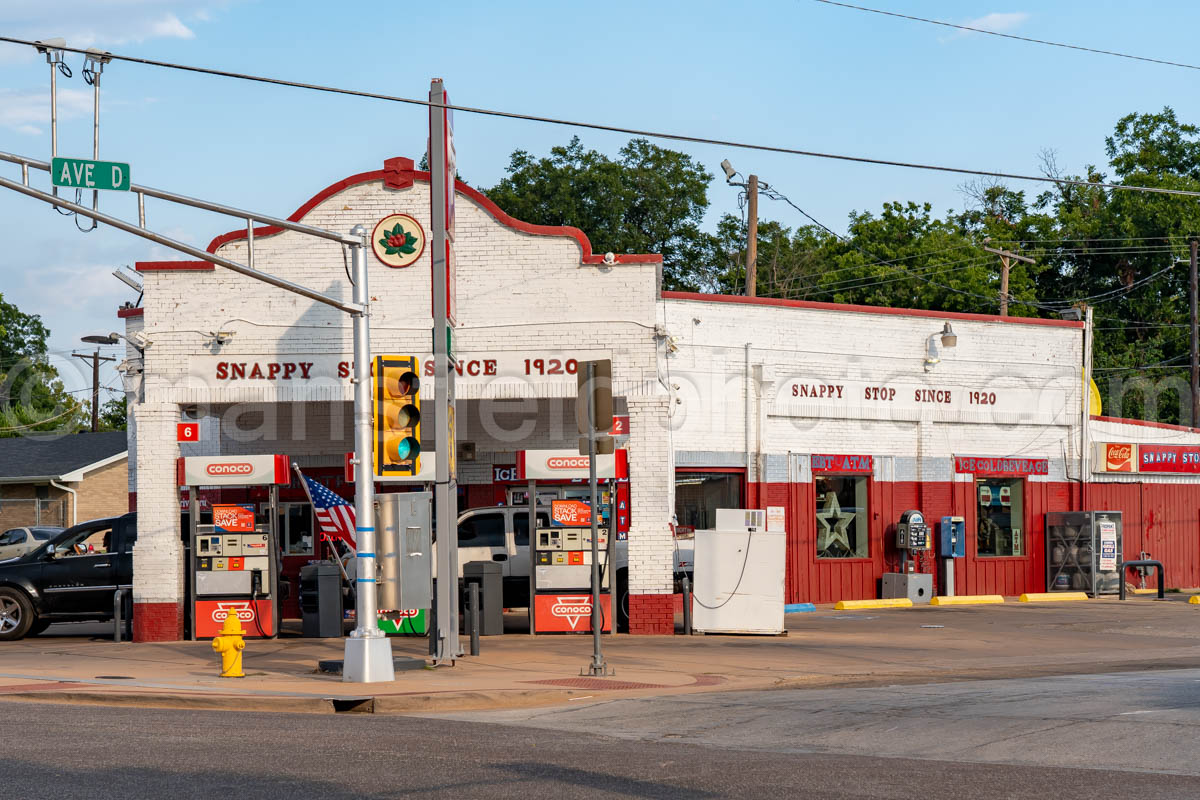Historic Snappy Stop Gas Station In Burkburnett, Texas A4-38439