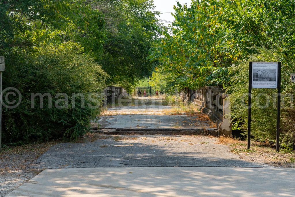 Bonnie And Clyde'S Getaway At Eagle Ford Crossing A4-38532 - Mansfield Photography